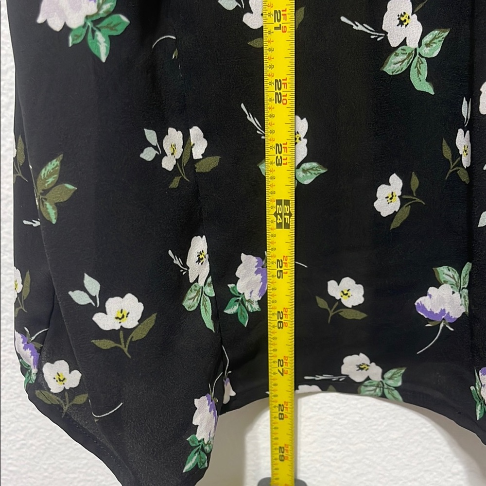 LOFT Floral Flutter Sleeve Blouse with Peter Pan Collar Size XL PTP 23” EUC - Picture 7 of 7
